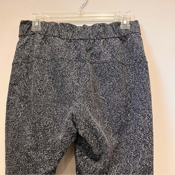 Lululemon On the Fly pant 28” ladies size 6 - Picture 7 of 7